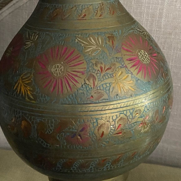 10” Vintage etched brass vase - Picture 3 of 7